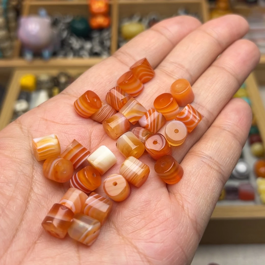 玛瑙/玉髓8mm红缠丝直切未镶嵌多样性发其中两颗