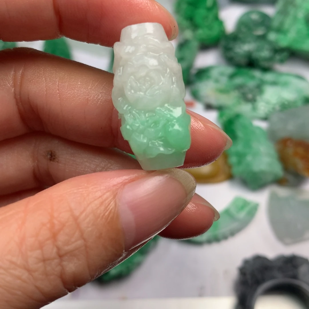 定制翡翠未镶嵌翡翠