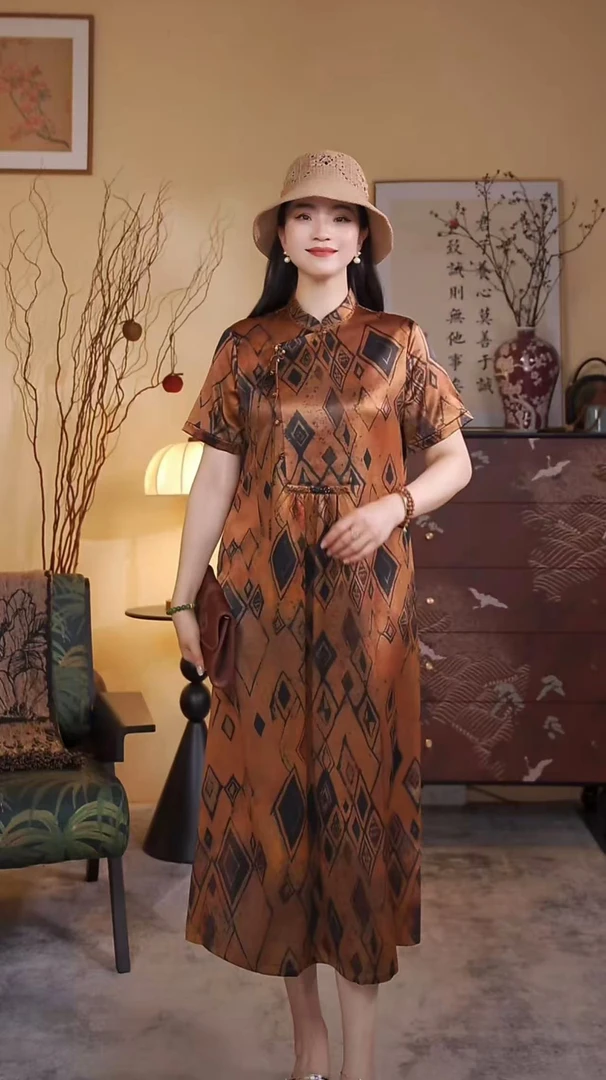 知羽.香云【金兰雅韵】香云纱手工钉珠桑蚕丝新中式连衣裙ZY16799