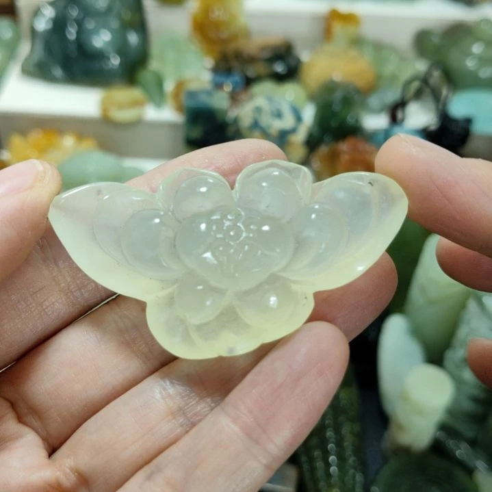岫玉未镶嵌挂坠款式
