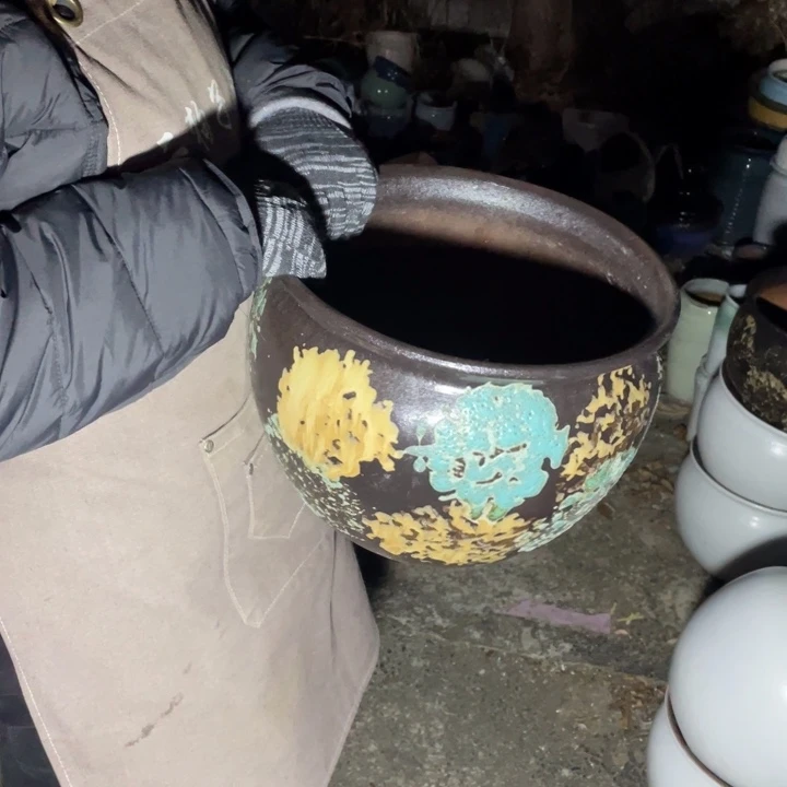 花盆紫砂口30高25瑕疵瑕疵