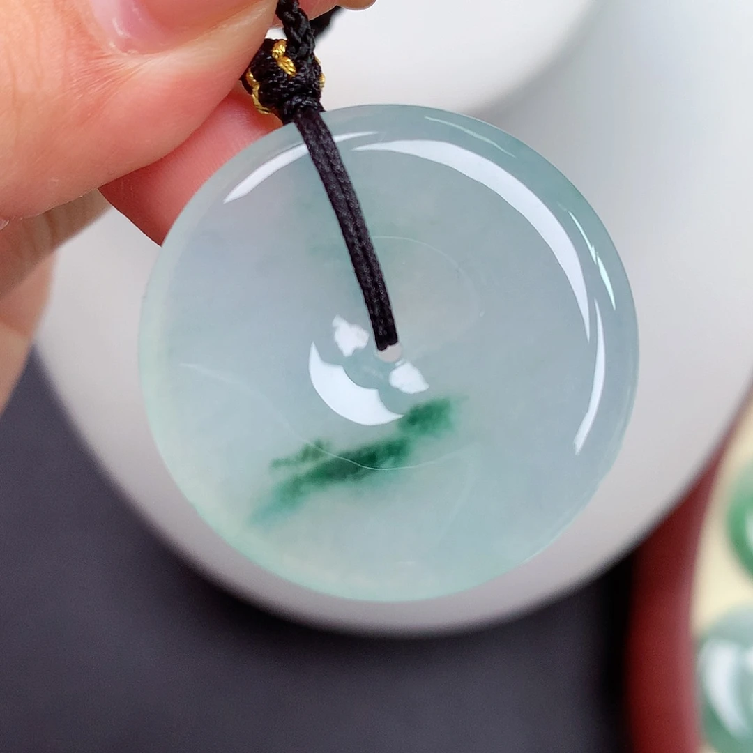 翡翠未镶嵌颈饰平安扣