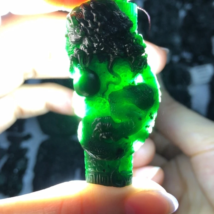 定制翡翠未镶嵌龙柱