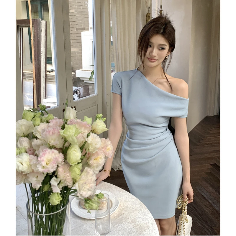 ERXI 轻奢甜辣斜肩连衣裙女春夏弹力褶皱收腰显瘦性感包臀短裙