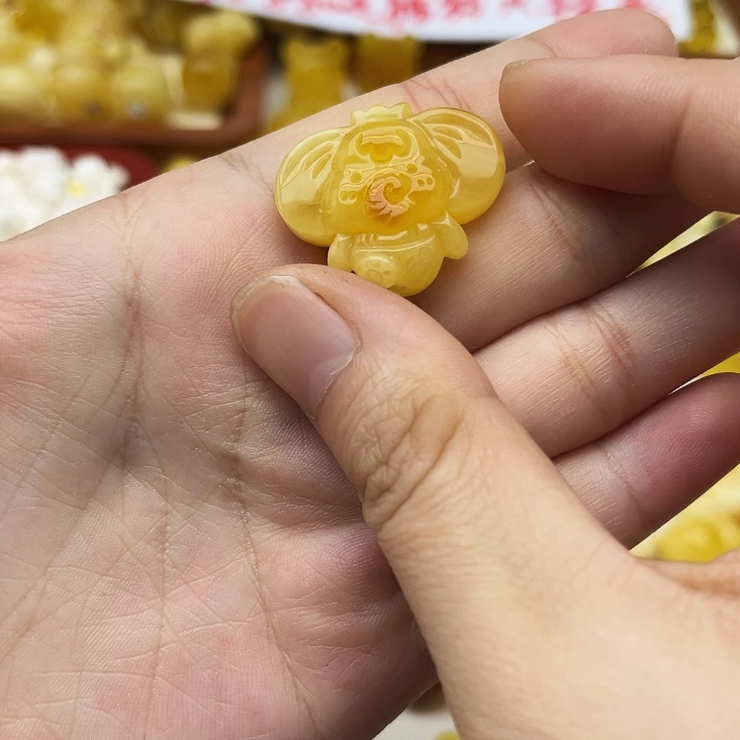 蜜蜡未镶嵌裸石配饰