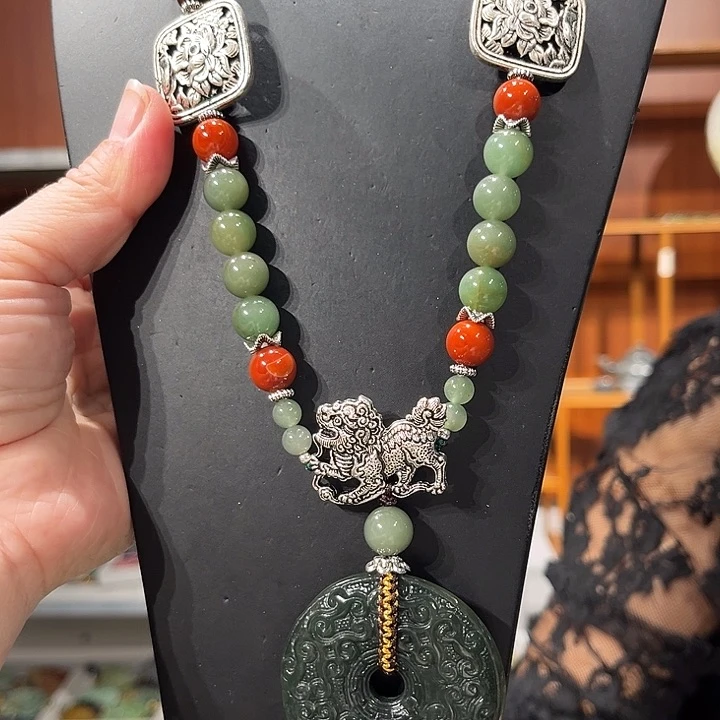 颈饰未镶嵌和田玉（糖玉）