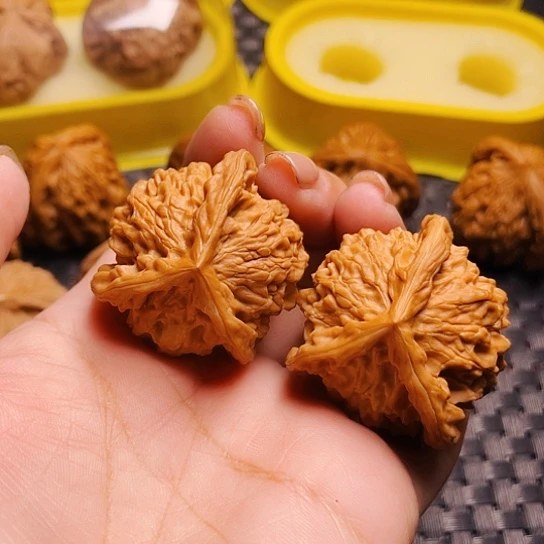 文玩核桃盘山三棱