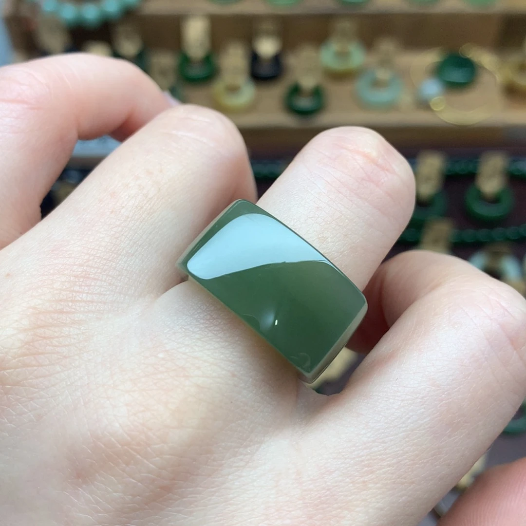 和田玉戒指未镶嵌湖水绿