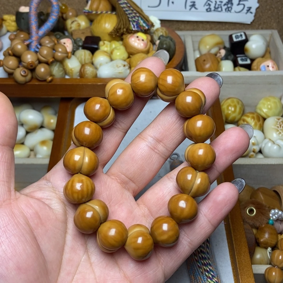 猴头核桃吊坠屁桃手持18➕微瑕刀痕不退换