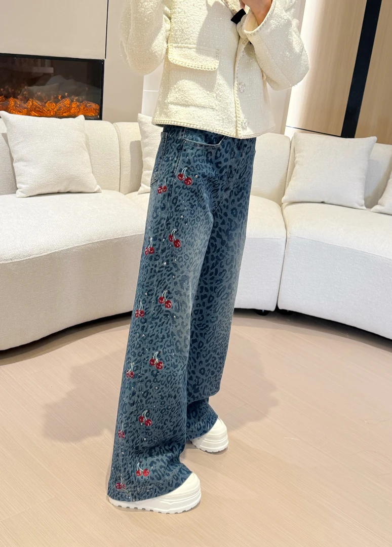 景羽同款豹纹樱桃刺绣闪钻显高显瘦休闲直筒裤牛仔裤