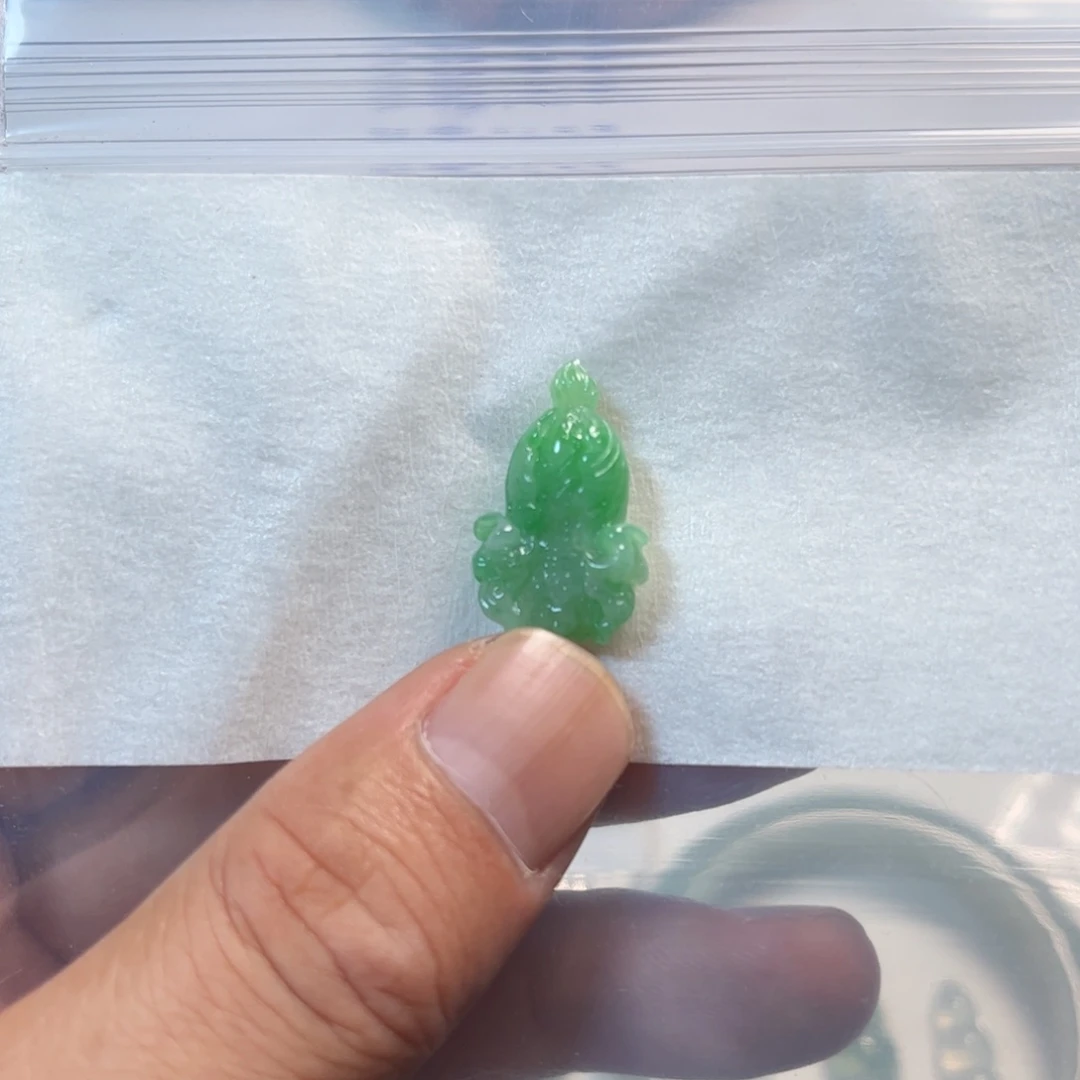 定制翡翠未镶嵌天然缅甸翡翠冰绿白菜