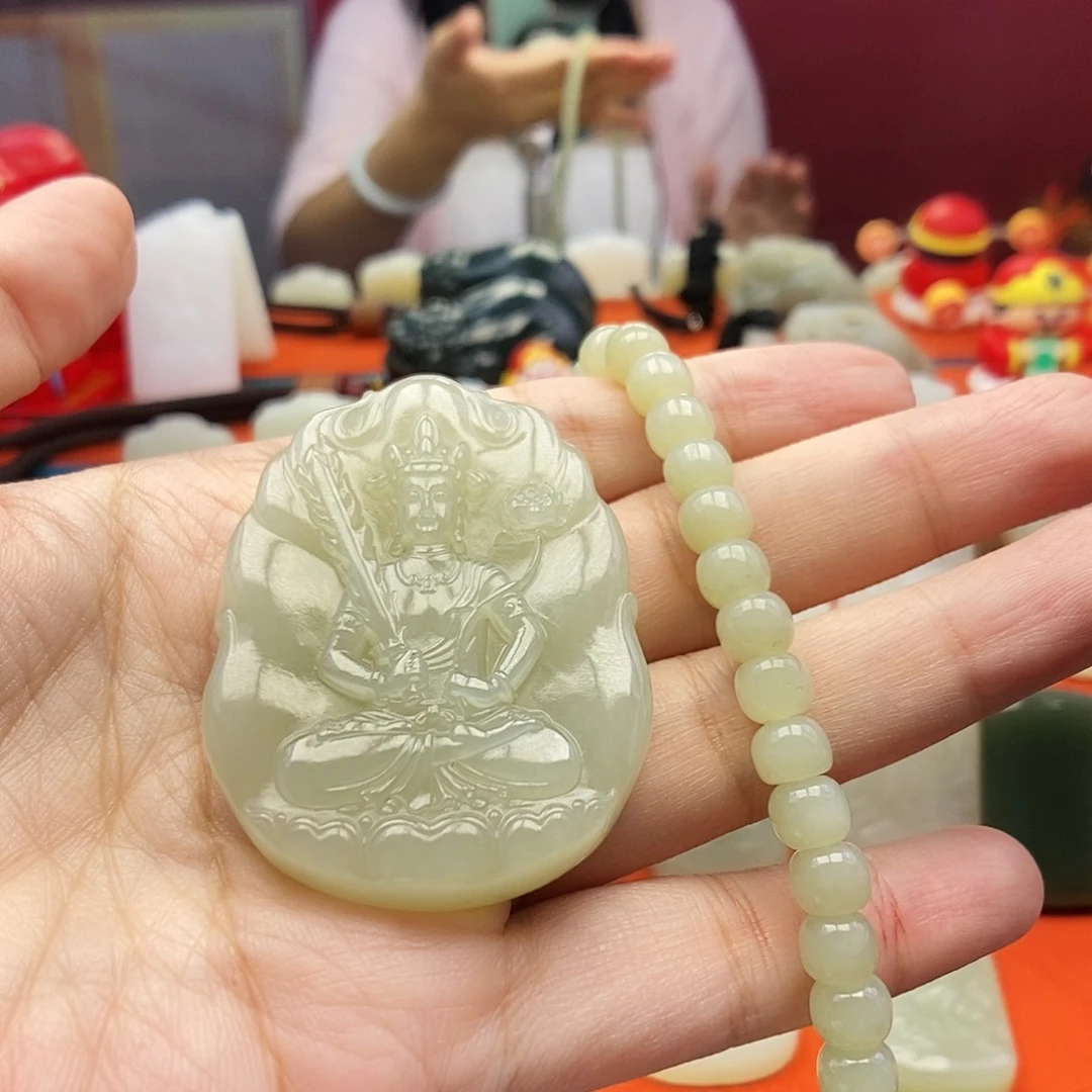 颈饰未镶嵌和田玉晶***