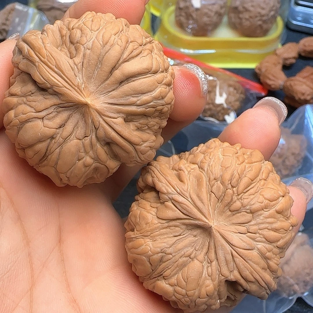 斑***。吊坠文玩核桃43➕闷墩