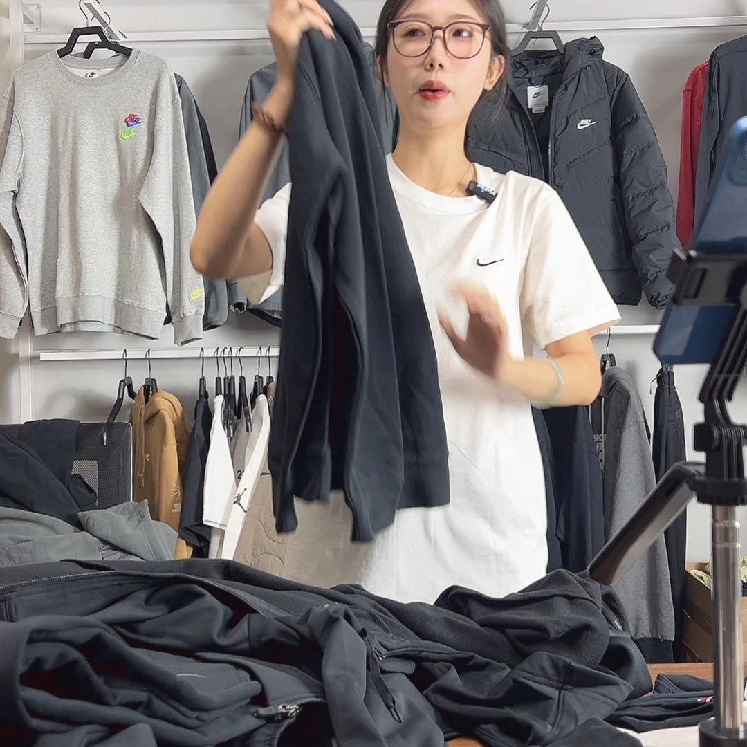 6915黑色卫衣XL码不退换