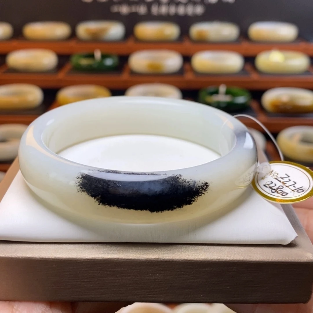 精品青花和田玉手镯