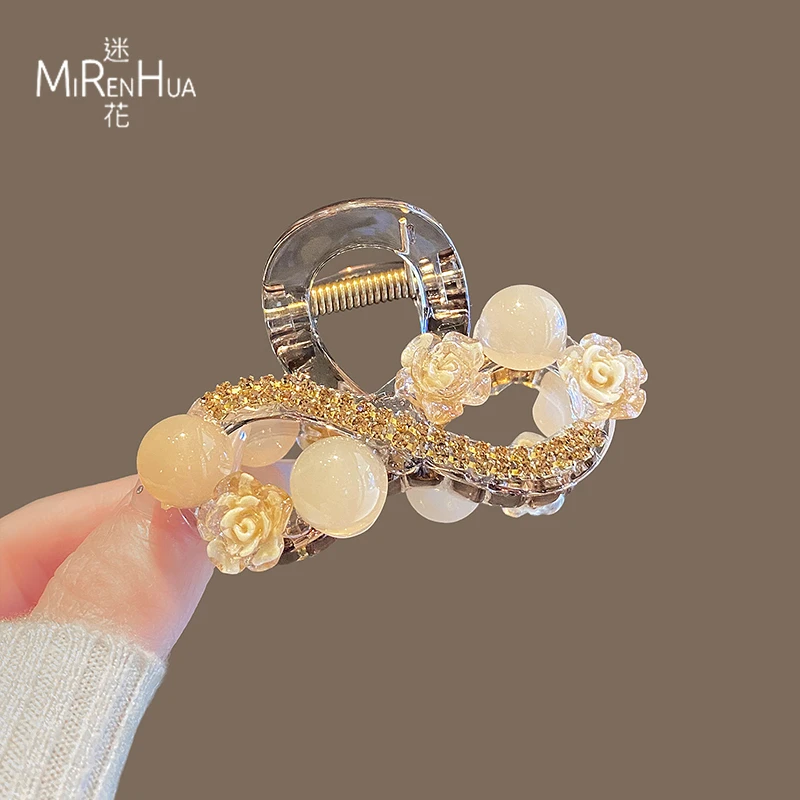 2024新款高级感简约中号抓夹后脑勺半扎发鲨鱼夹子头饰气质发夹女