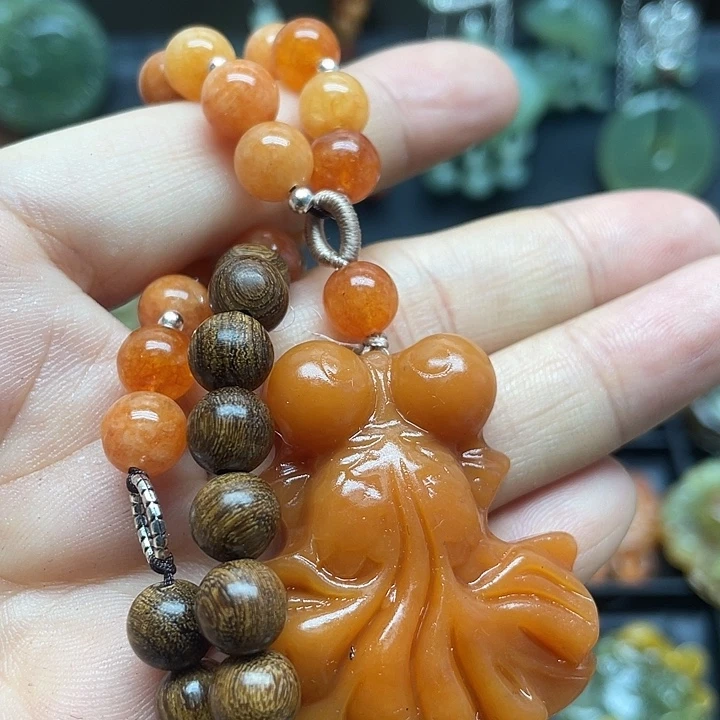 未镶嵌蛇纹石玉颈饰