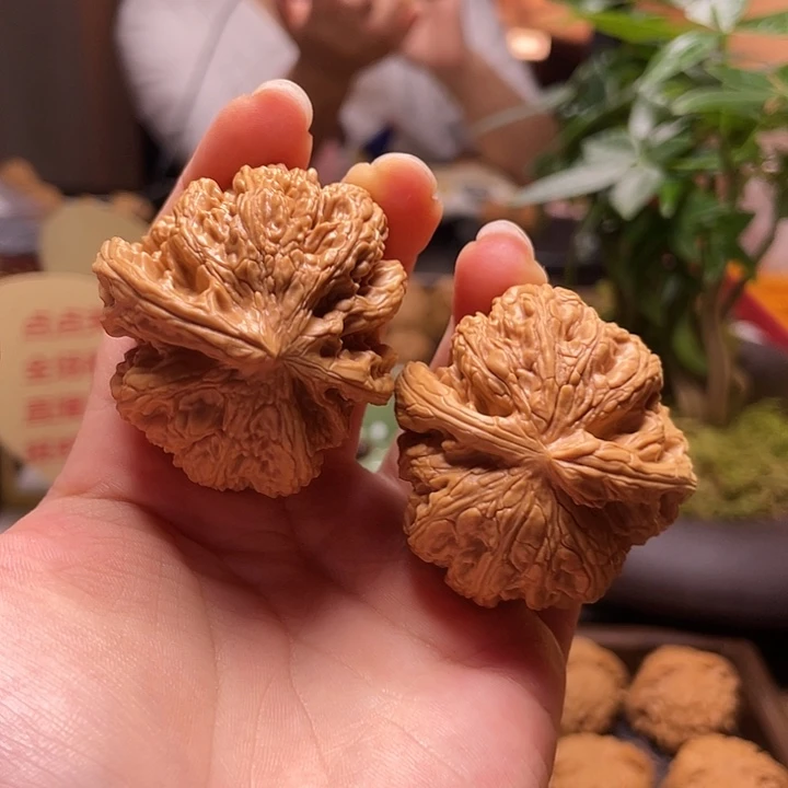 文玩核桃把件粗筋闪16