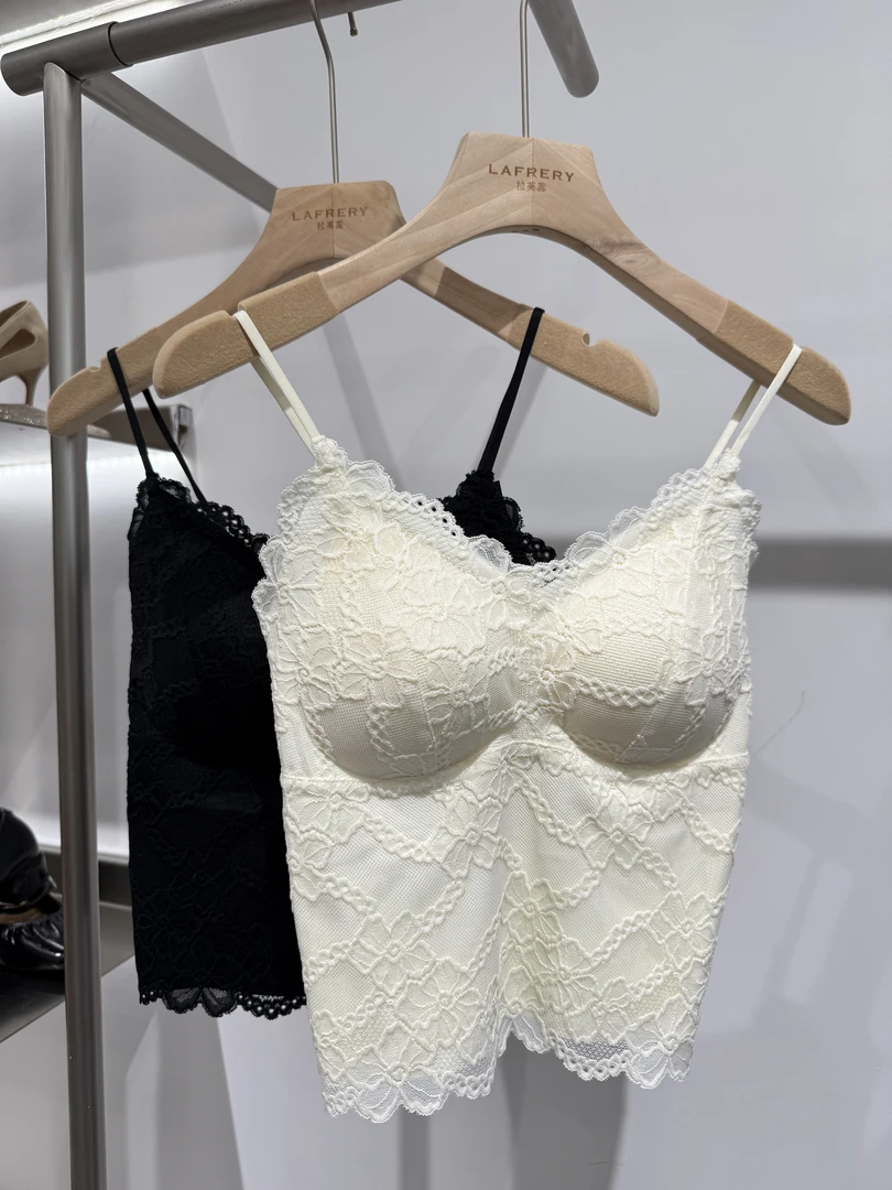 【方圆服饰】蕾丝花朵修身型内搭背心少女风吊带女士