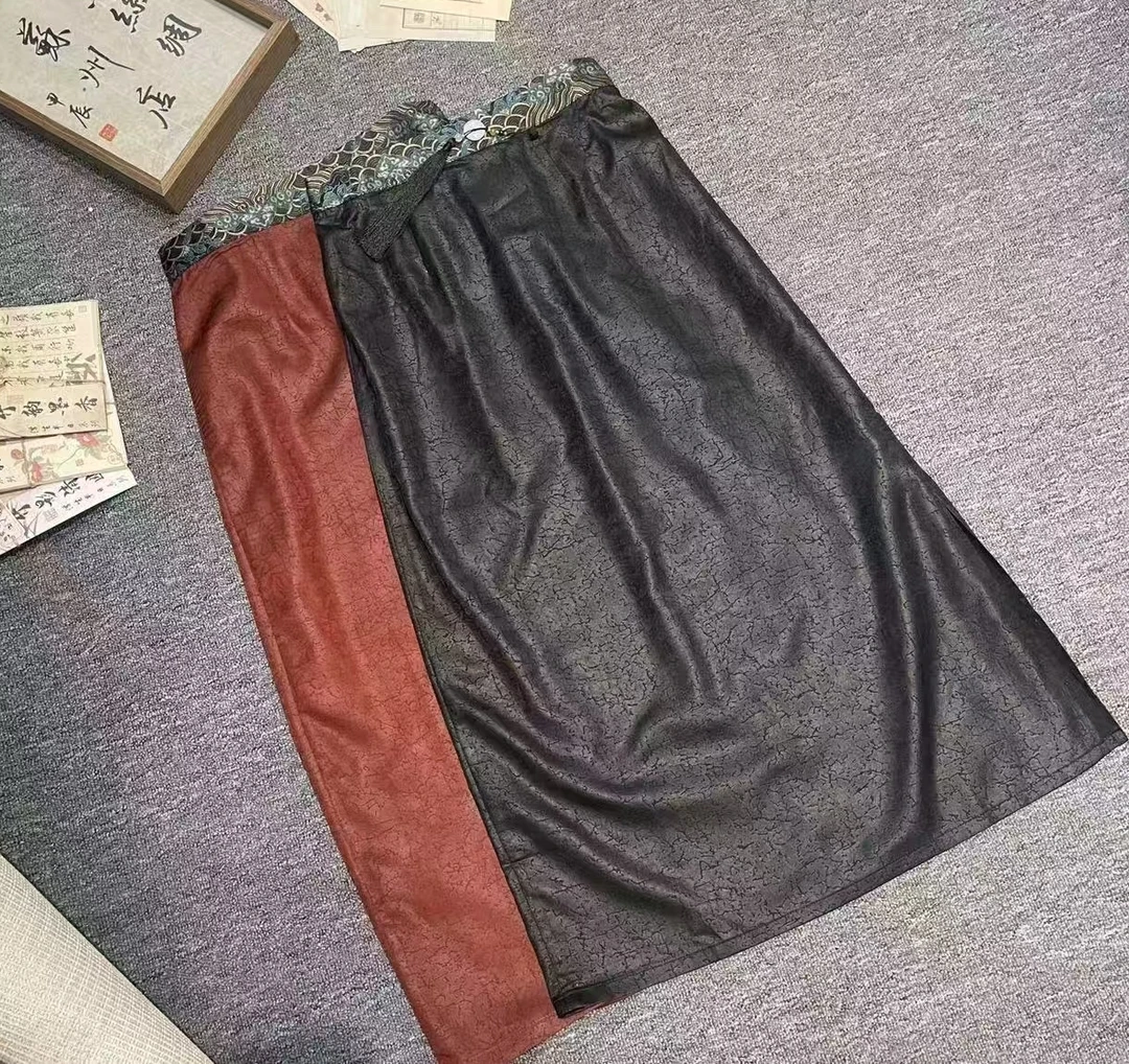 新中式2025新款油皮子老料拼接宋锦流苏百搭半身裙