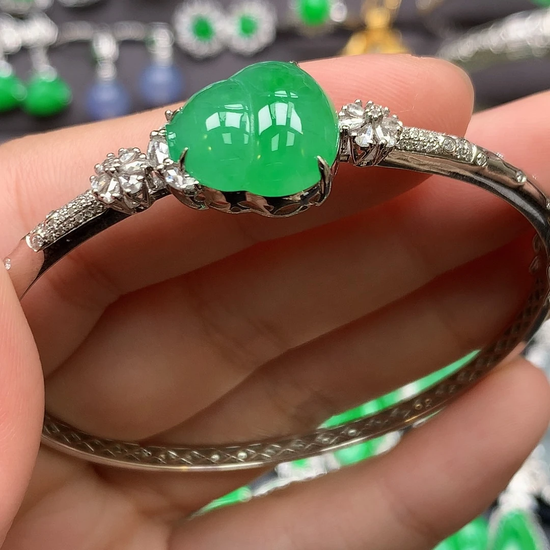 翡翠18K金镶嵌手镯