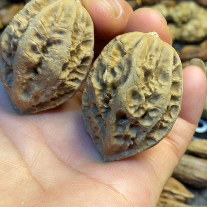 文玩核桃吊坠娜姐92