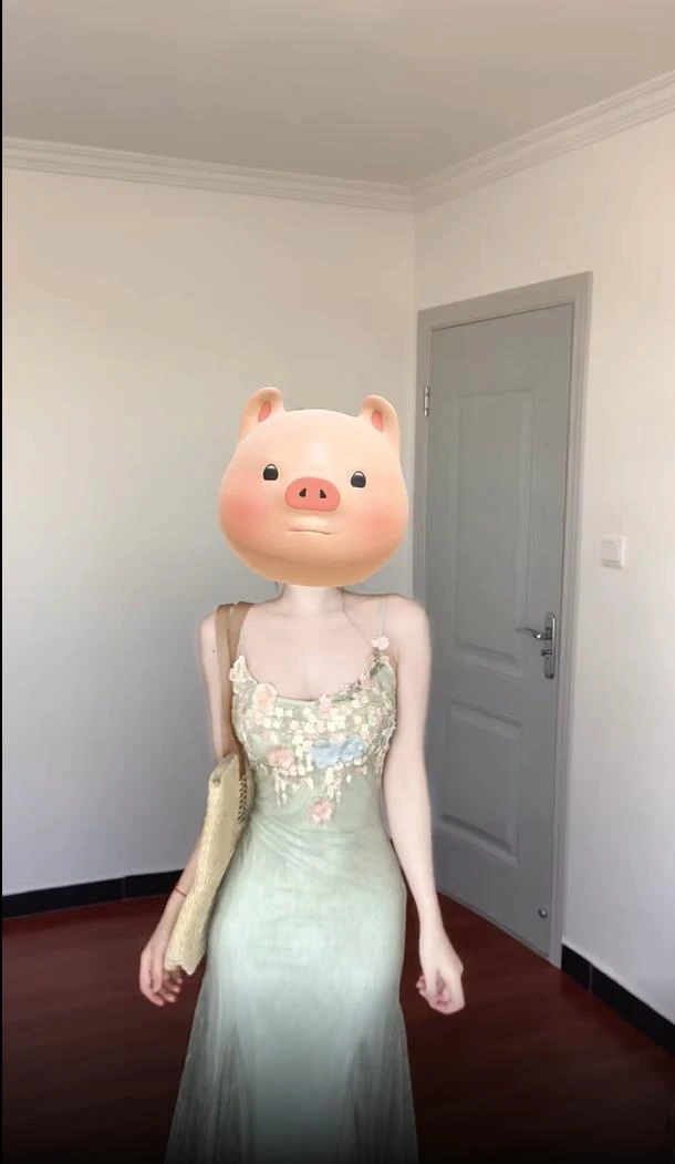 【春日芭蕾】2025夏季新款纯欲辣妹刺绣包臀高弹鱼尾裙摆性感连衣裙