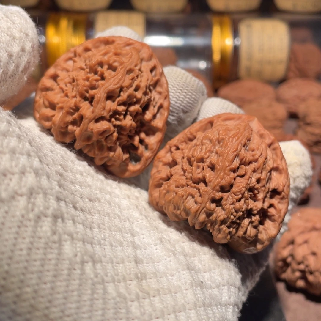 文玩核桃吊坠44三角疆