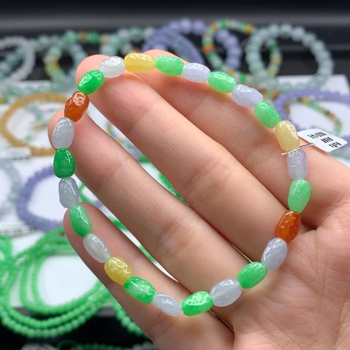 翡翠手镯未镶嵌翡翠