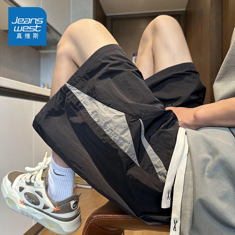 Jeanswest/真维斯男士潮牌拼接百搭舒适短裤夏季宽松简约直筒裤子
