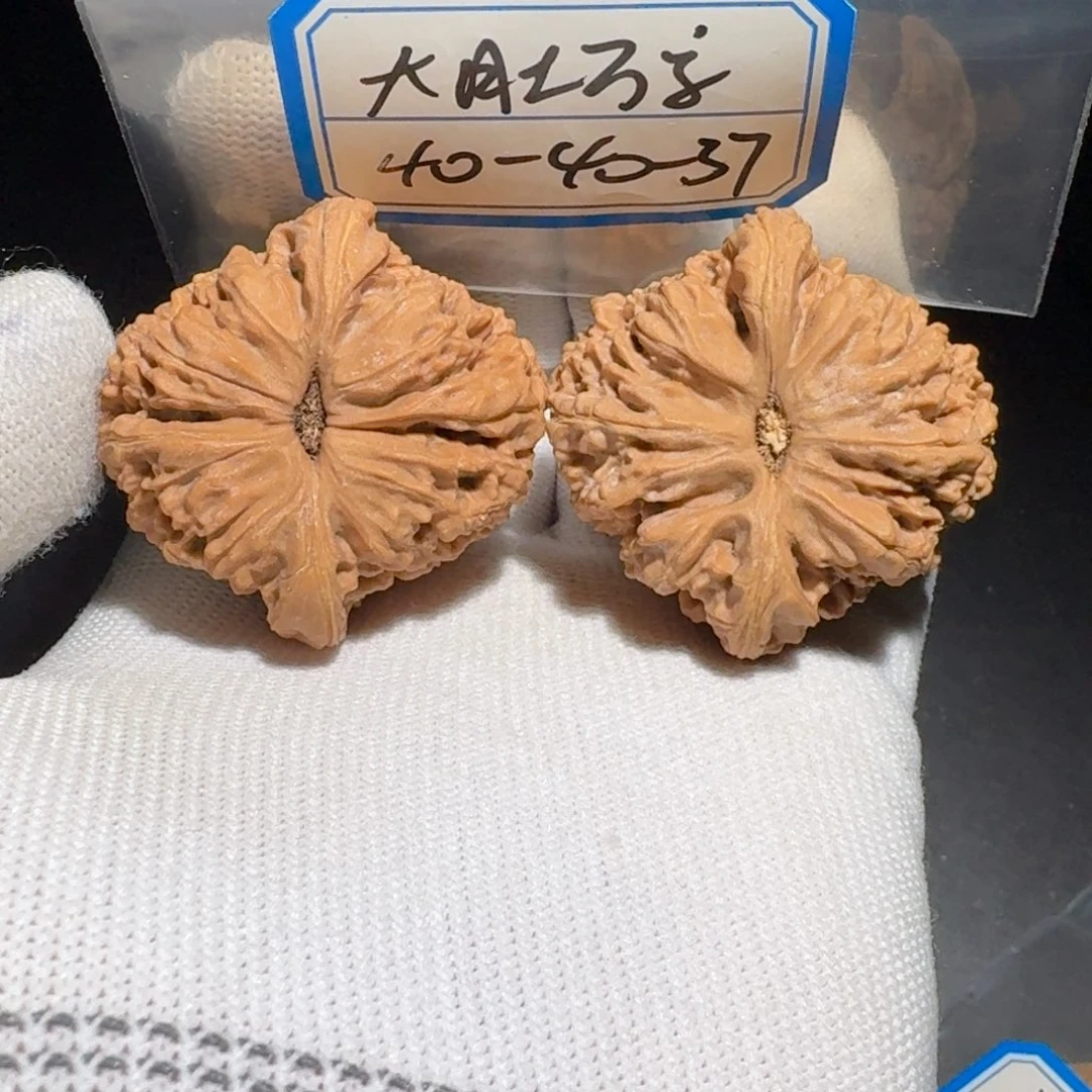 文玩核桃把件重*刀41号南疆色差黄