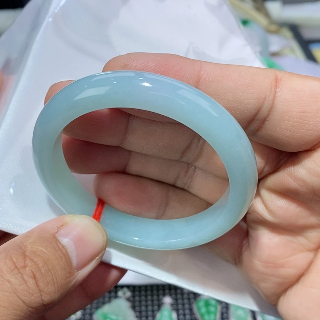 【闪购商品】翡翠手镯未镶嵌猫**乖翡翠手镯