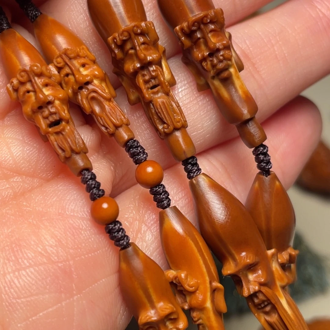 大***橄榄石与宝石都具有不同