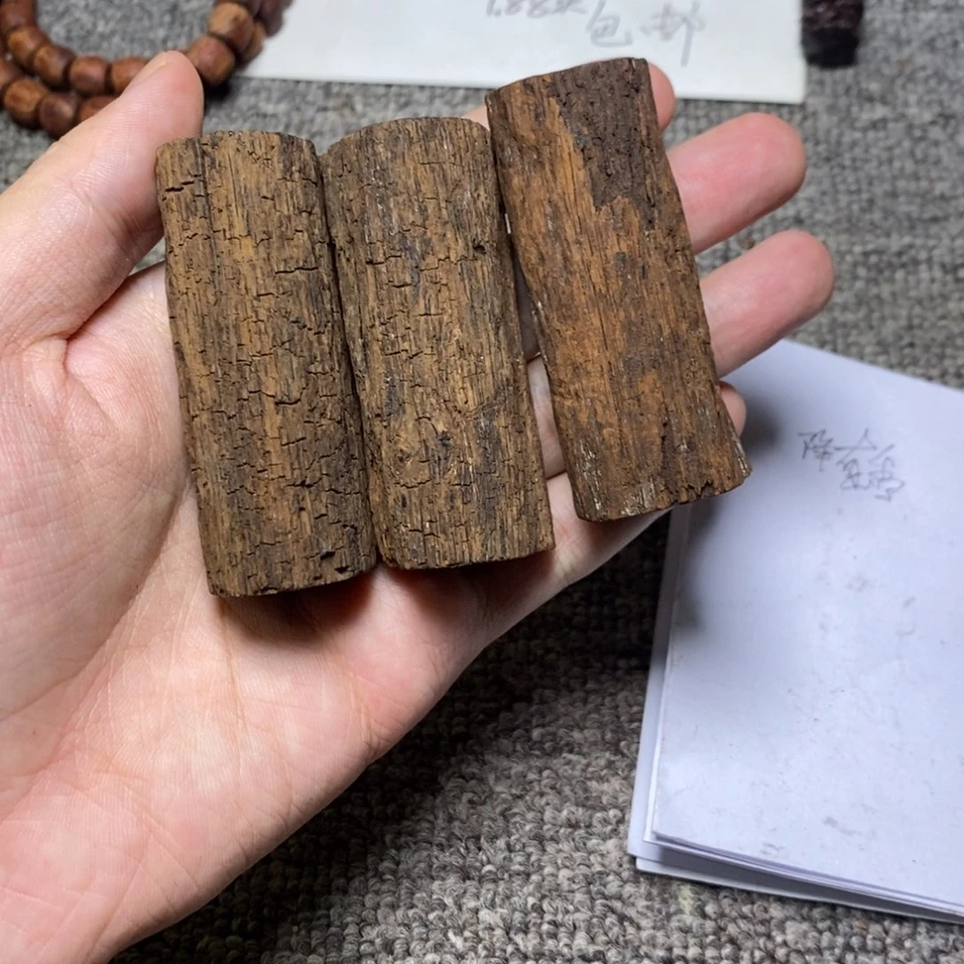 藤类降真香手把件随形