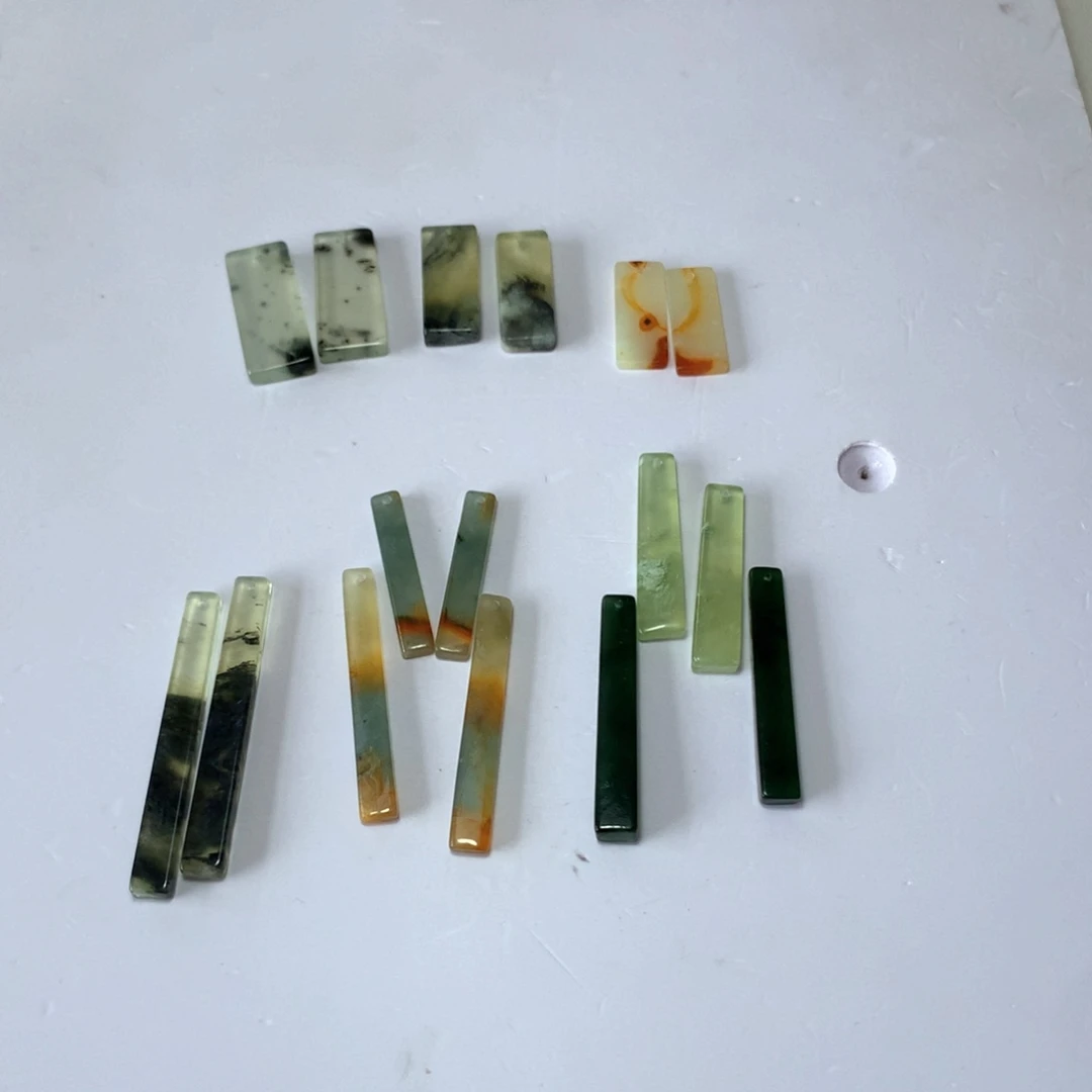 也***许蛇纹石玉未镶嵌耳环随机发一个