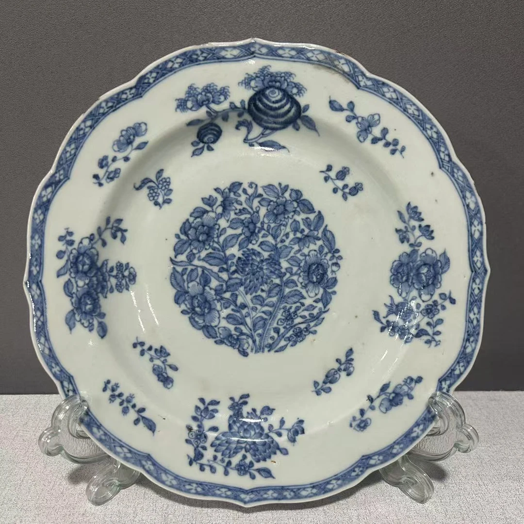 A0928040  清中期 青花折枝花卉纹花口盘（直径约23）