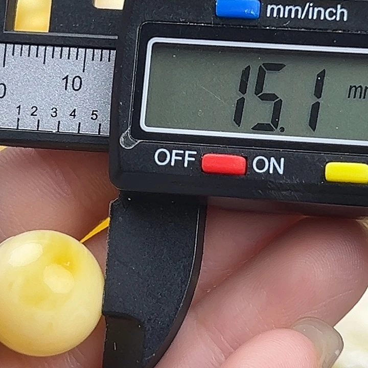 蜜蜡未镶嵌裸石微瑕113