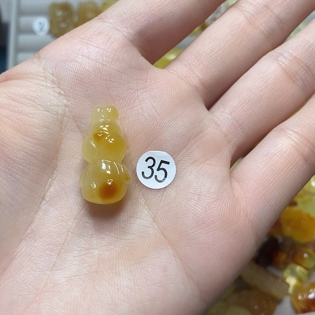 琥珀裸石未镶嵌六****子，