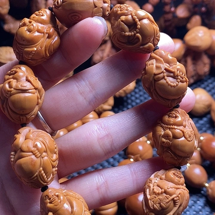 吊坠橄榄核瑞兽弥勒