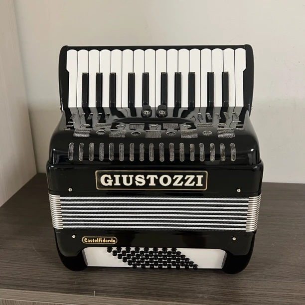 Giustozzi 先生精调手风琴 48 贝斯 26 键盘手风琴