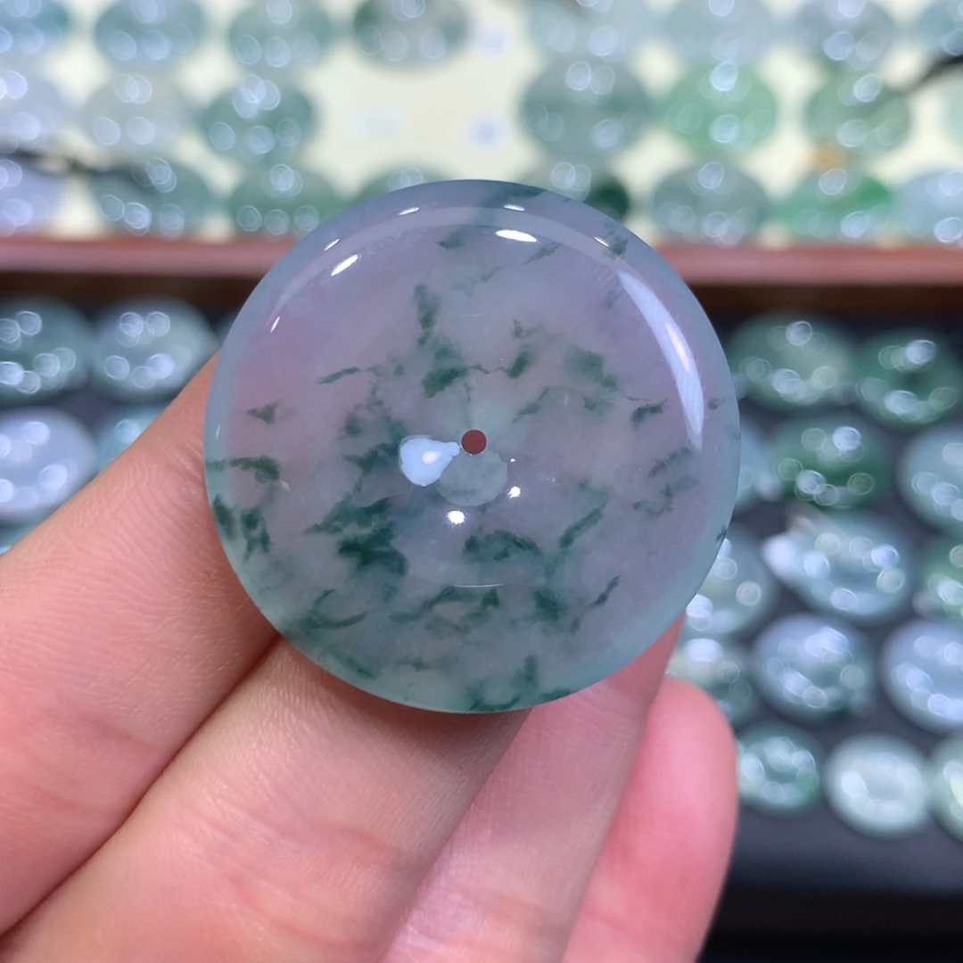 翡翠颈饰未镶嵌平安扣