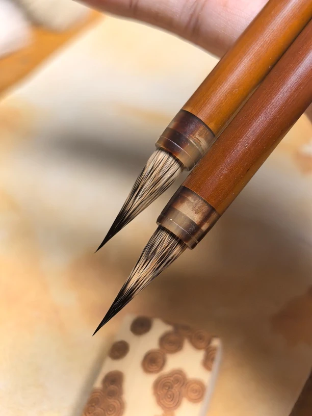 紫毫小楷勾线国画毛笔小楷笔小楷毛笔，口径：0.6cm岀锋：2.2cm