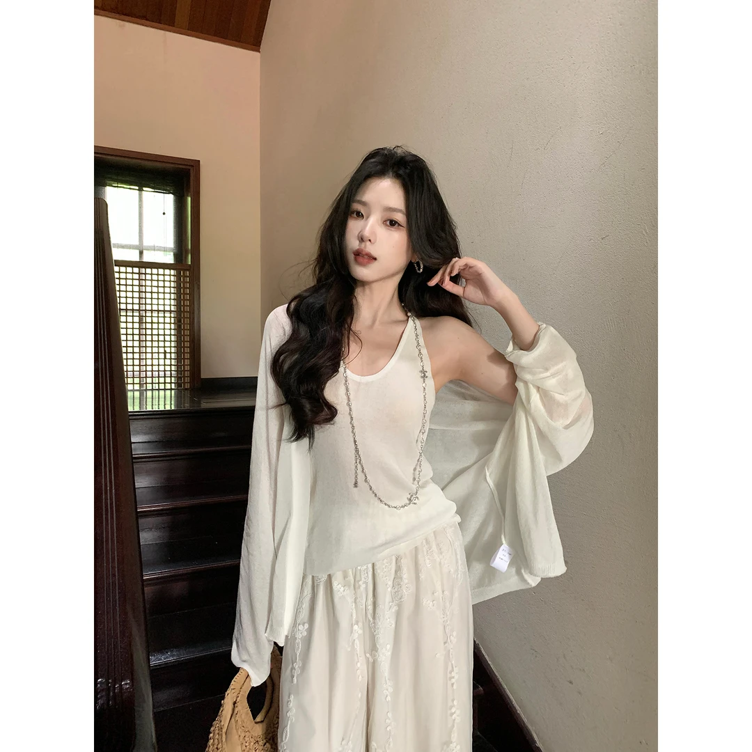 ICELOLLY外搭薄款防晒针织开衫外套女夏白色空调衫绝美小吊带套装