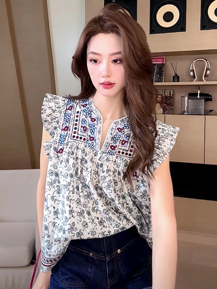 今年流行的漂亮设计感洋气减龄超火碎花小飞袖上衣女2025夏季新款