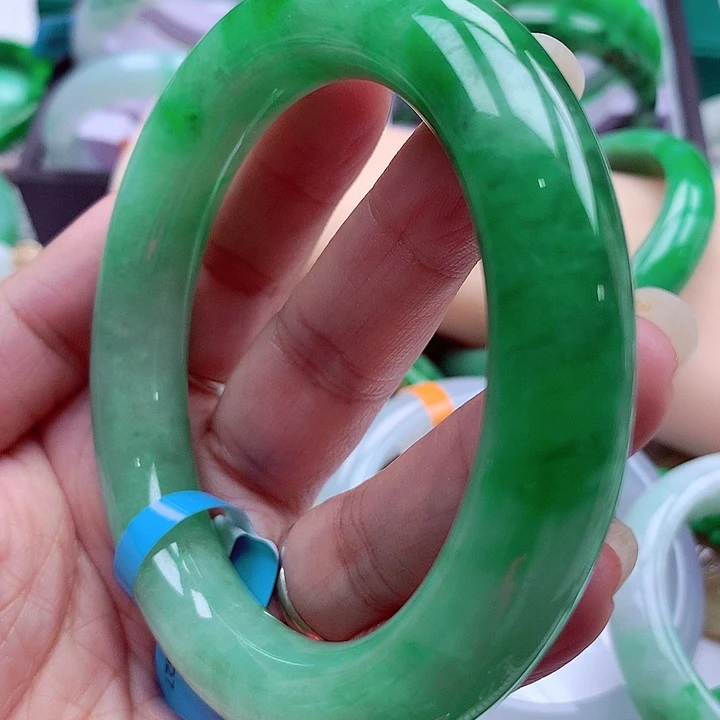 翡翠未镶嵌手镯翡翠