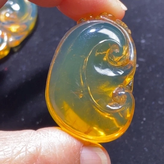 琥珀未镶嵌裸石金蓝如意12.8克