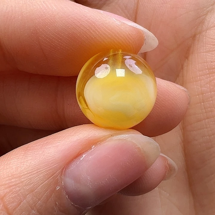 蜜蜡未镶嵌珠宝奇石