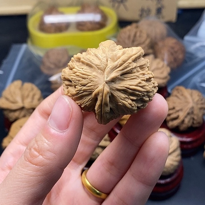 P***,文玩核桃吊坠瑕疵不退不换