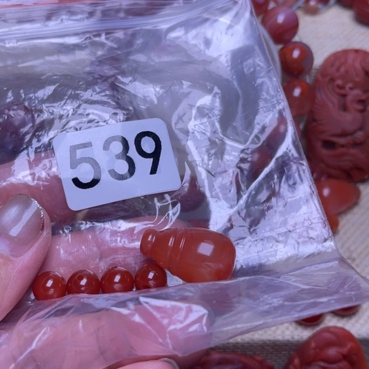 A***瘾南红玛瑙未镶嵌手链