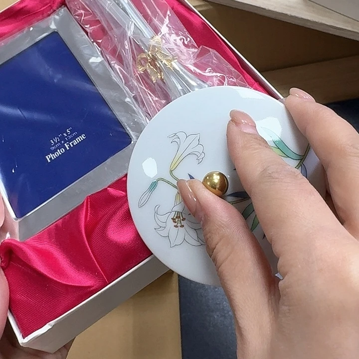 巴**拉瓷器。 瓷器。